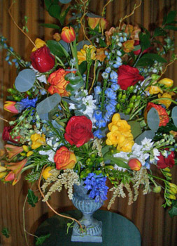 floral arrangement by Sue Redden